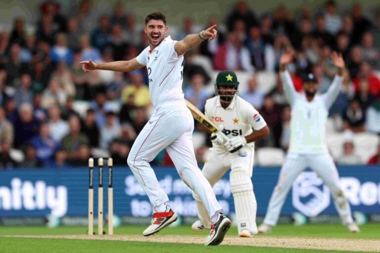 Pakistan Stumble Against England in Third Test, Lose 4 Wickets for Just 26 Runs